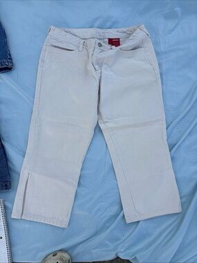 Off White Capri Pants - Bongo -Size 9